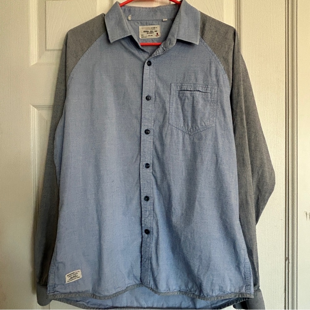 Two-Tone Gray and Chambray Blue Button-Up Shirt,‎ 7 Diamonds Large